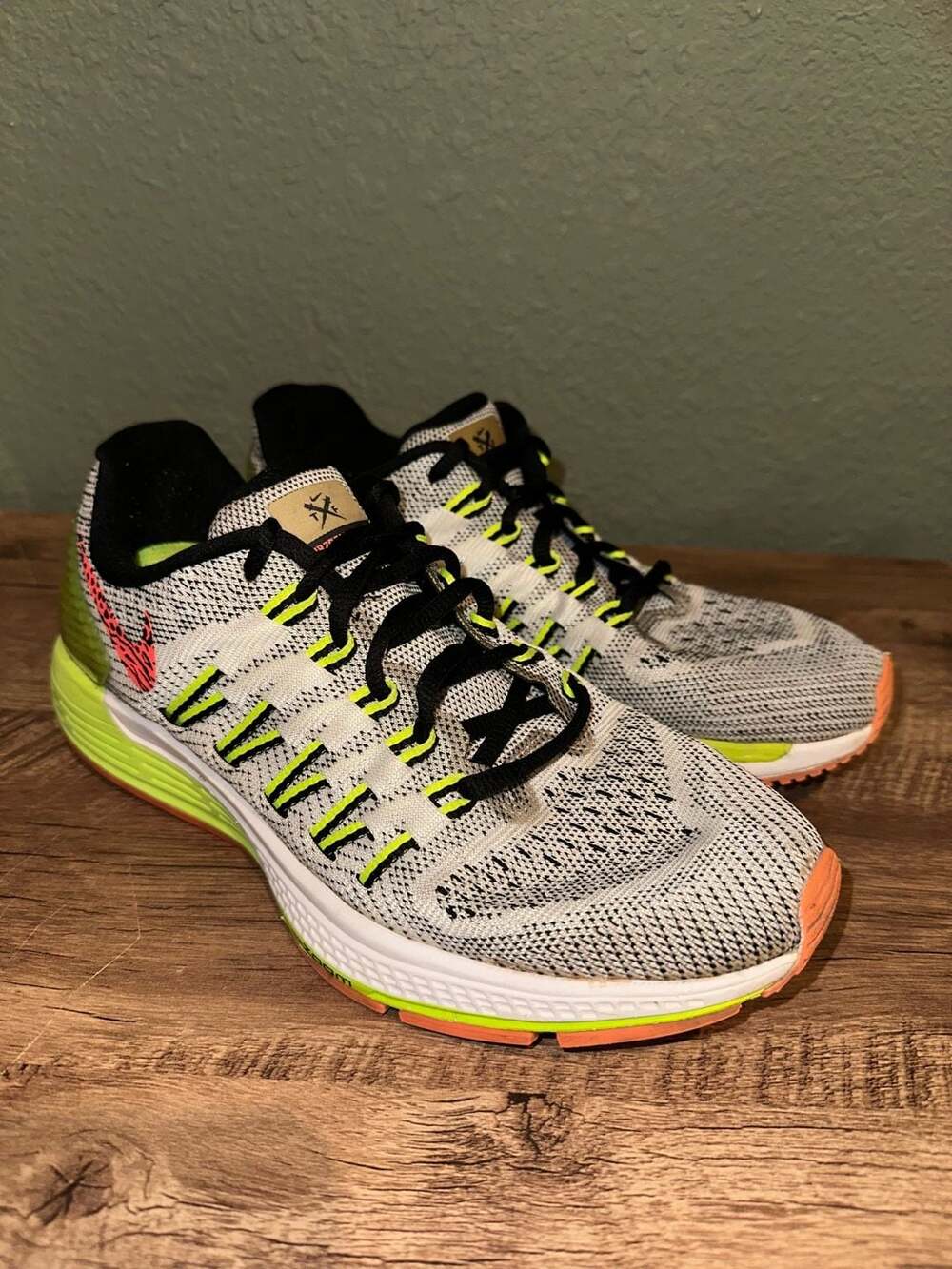 Nike Air Zoom Odyssey Running Shoes White Volt Vivid Purple